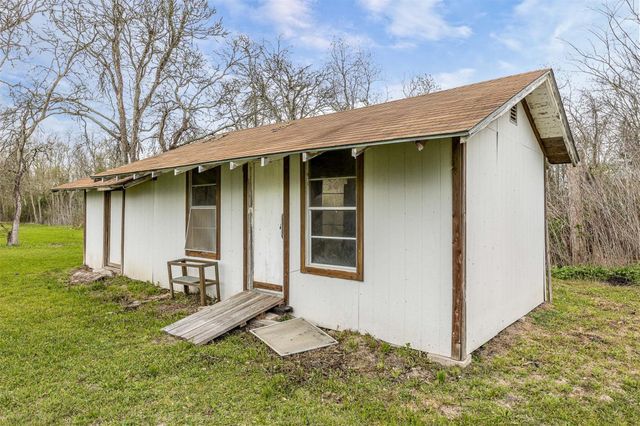 11910 Cedar Gully Road, Beach City, TX 77523