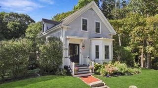 137 Fort Hill St, Hingham, MA 02043
