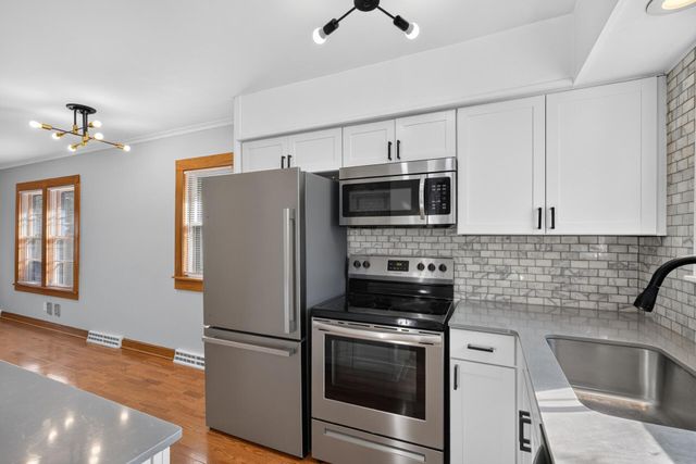 3943 Thomas Avenue N, Minneapolis, MN 55412