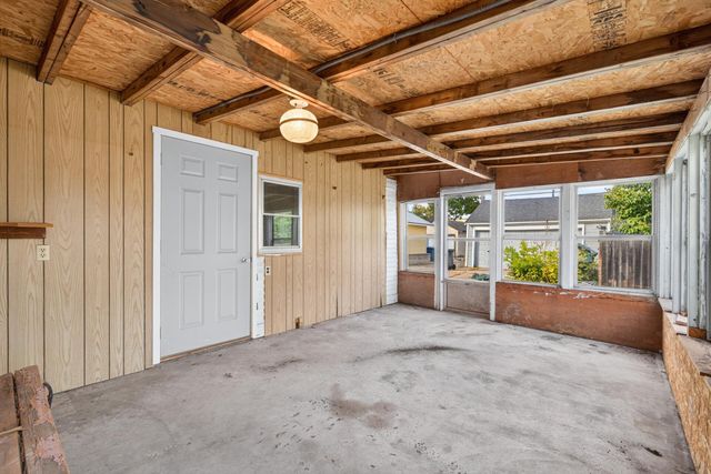 3943 Thomas Avenue N, Minneapolis, MN 55412