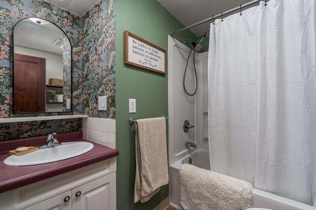 501 Nicollet Avenue, North Mankato, MN 56003