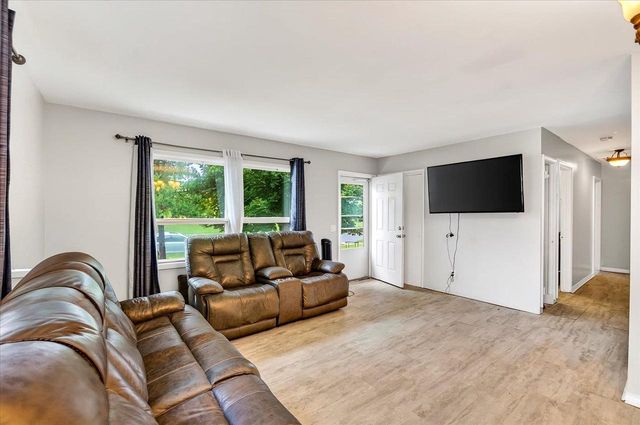 1909 Tennyson Lane, Madison, WI 53704