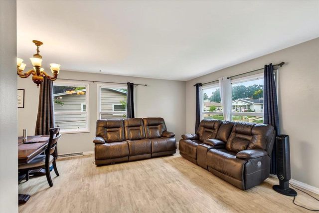 1909 Tennyson Lane, Madison, WI 53704