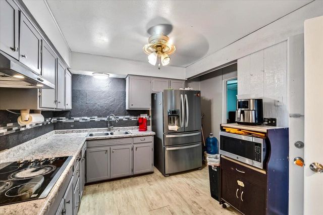 1909 Tennyson Lane, Madison, WI 53704