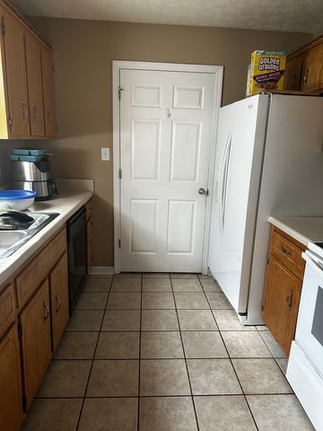 170 Monarch Ln, Clarksville, TN 37042