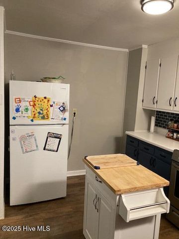 604 Laroque Avenue, Maysville, NC 28555