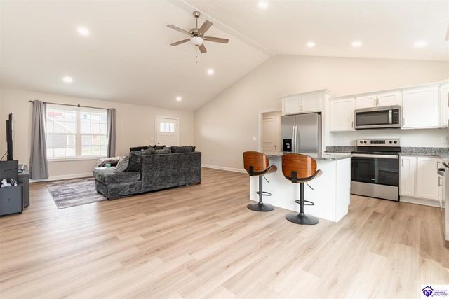 138 Sawgrass Avenue, Vine Grove, KY 40175