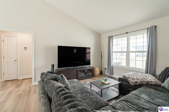 138 Sawgrass Avenue, Vine Grove, KY 40175