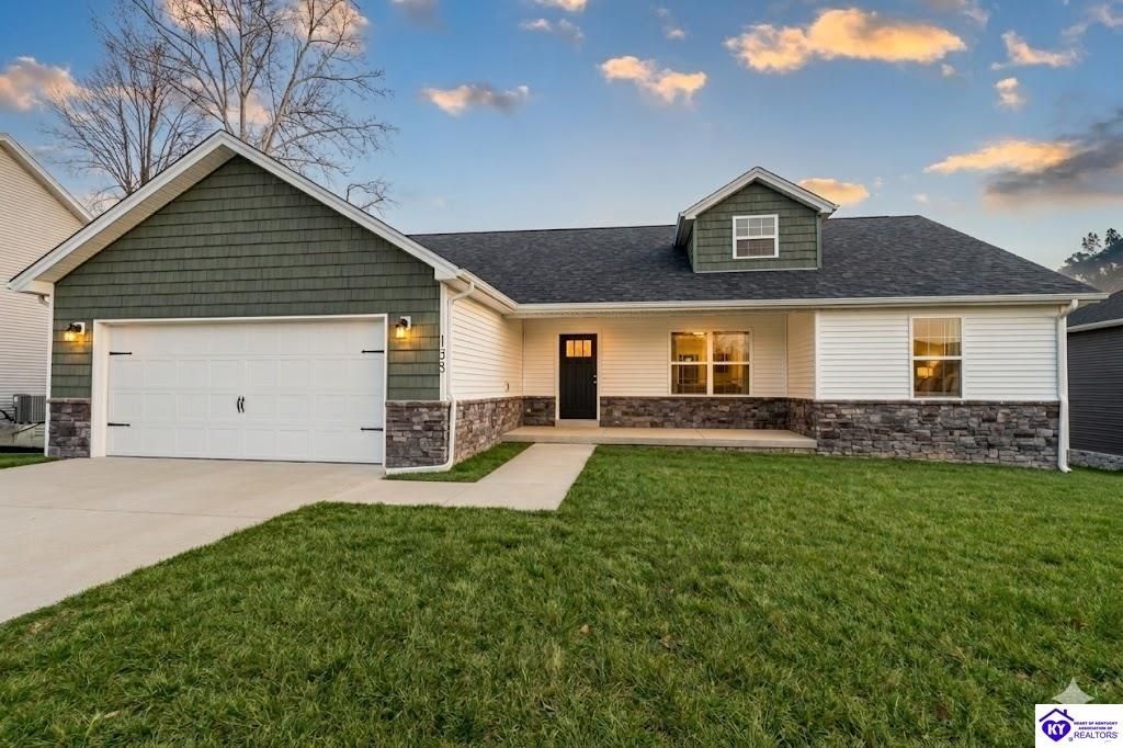 138 Sawgrass Avenue, Vine Grove, KY 40175