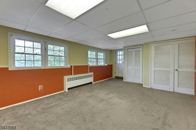 297 Pines Lake Dr E, Wayne Twp., NJ 07470