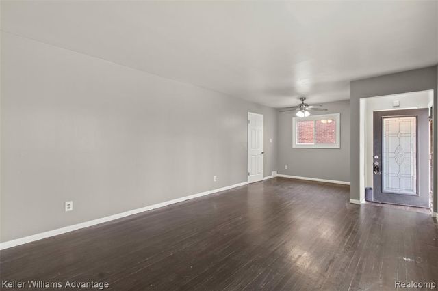 21701 Parklawn Street, Oak Park, MI 48237