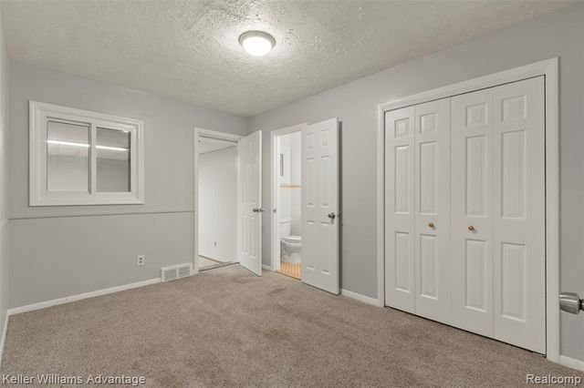 21701 Parklawn Street, Oak Park, MI 48237