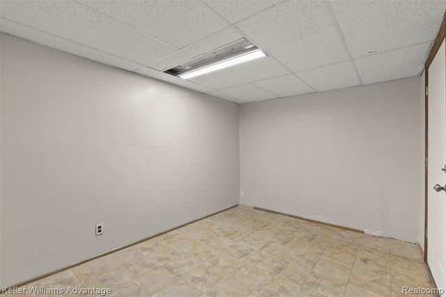 21701 Parklawn Street, Oak Park, MI 48237