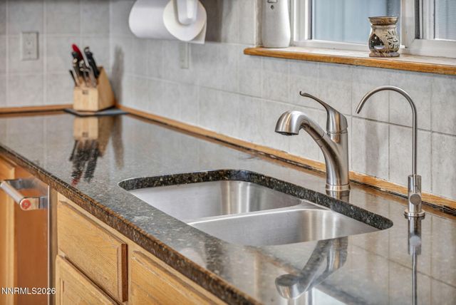 1374 Porter Drive, Minden, NV 89423