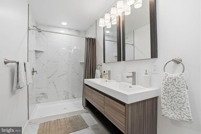 73 NEW JERSEY AVE, Pennsville, NJ 08070