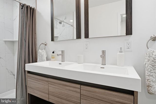 73 NEW JERSEY AVE, Pennsville, NJ 08070