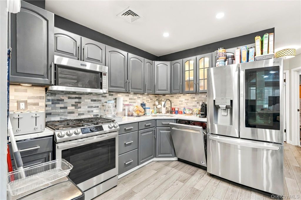 230 Kearney Avenue, Bronx, NY 10465 — photo 5