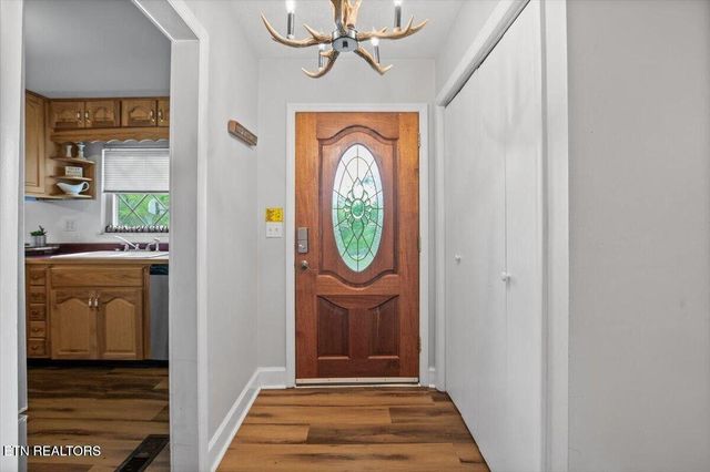 446 Oak Run Rd, Lafollette, TN 37766