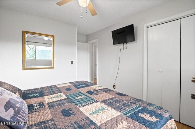 446 Oak Run Rd, Lafollette, TN 37766