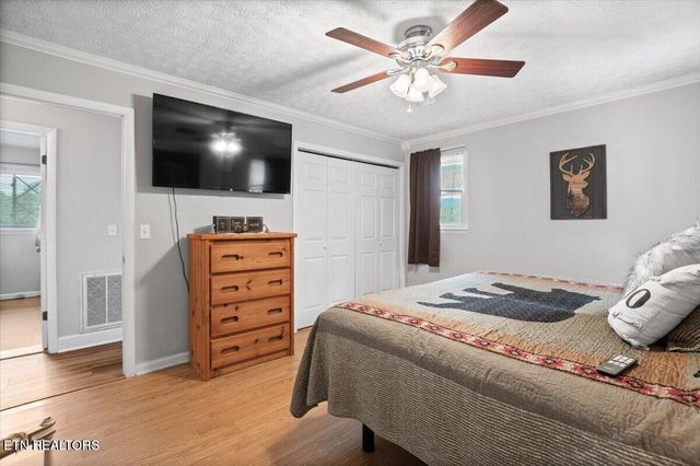 446 Oak Run Rd, Lafollette, TN 37766