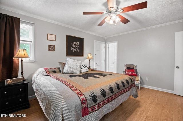 446 Oak Run Rd, Lafollette, TN 37766