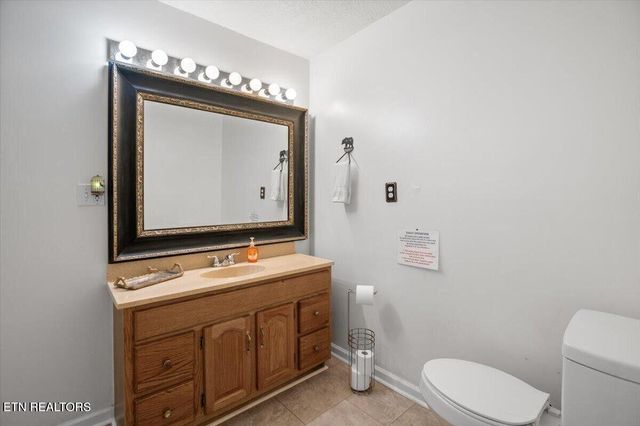 446 Oak Run Rd, Lafollette, TN 37766