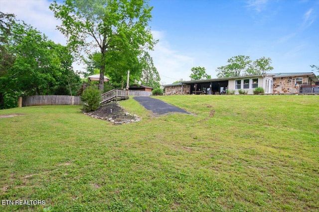 446 Oak Run Rd, Lafollette, TN 37766