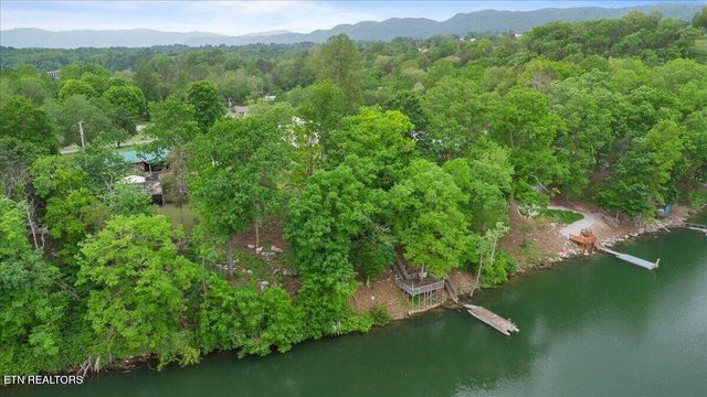 446 Oak Run Rd, Lafollette, TN 37766