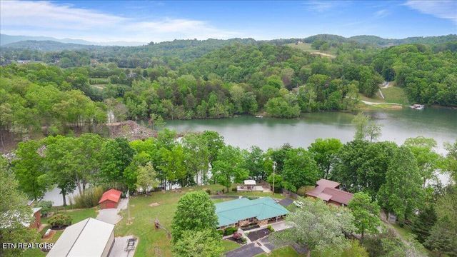 446 Oak Run Rd, Lafollette, TN 37766