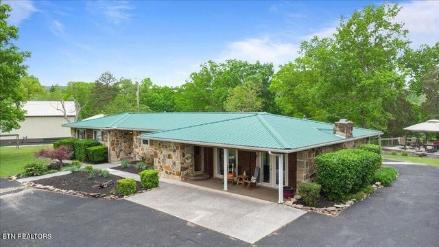 446 Oak Run Rd, Lafollette, TN 37766