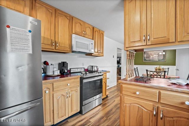 446 Oak Run Rd, Lafollette, TN 37766