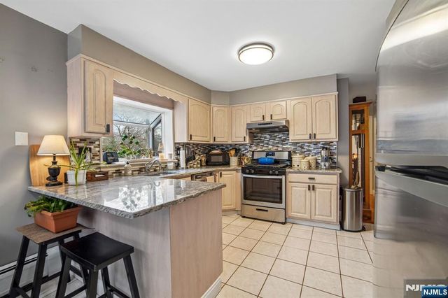 28 E Liberty Avenue, Hillsdale, NJ 07642