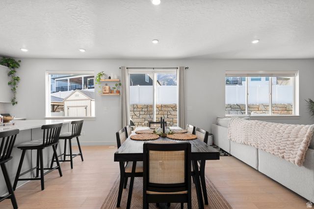 1048 N KENSINGTON HTS, Kaysville, UT 84037