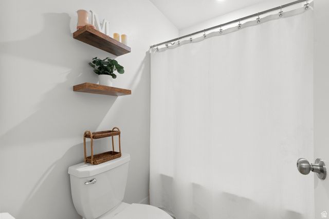 1048 N KENSINGTON HTS, Kaysville, UT 84037