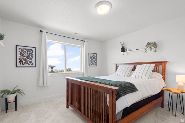 1048 N KENSINGTON HTS, Kaysville, UT 84037