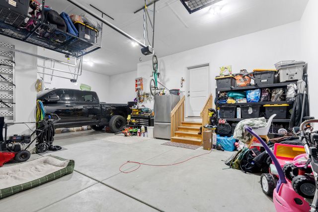 1048 N KENSINGTON HTS, Kaysville, UT 84037