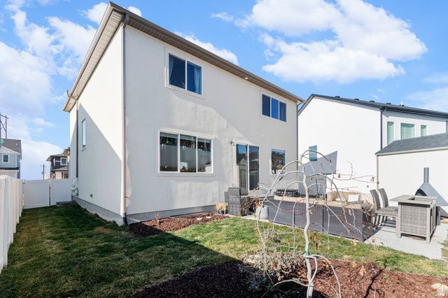 1048 N KENSINGTON HTS, Kaysville, UT 84037