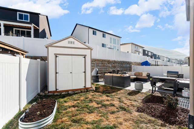 1048 N KENSINGTON HTS, Kaysville, UT 84037