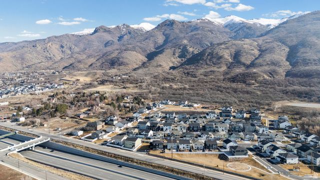 1048 N KENSINGTON HTS, Kaysville, UT 84037