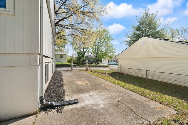 936 Pennsylvania Avenue, Jeffersonville, IN 47130