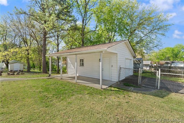 936 Pennsylvania Avenue, Jeffersonville, IN 47130