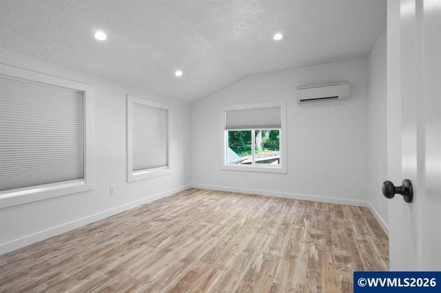 1117-1119 6th St NW St, Salem, OR 97304