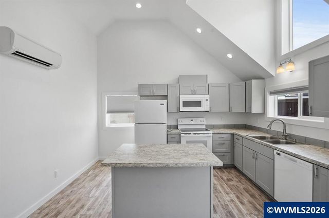 1117-1119 6th St NW St, Salem, OR 97304