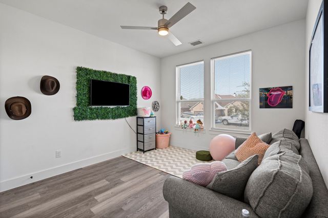 7722 Oak Garden Trail, Dallas, TX 75232
