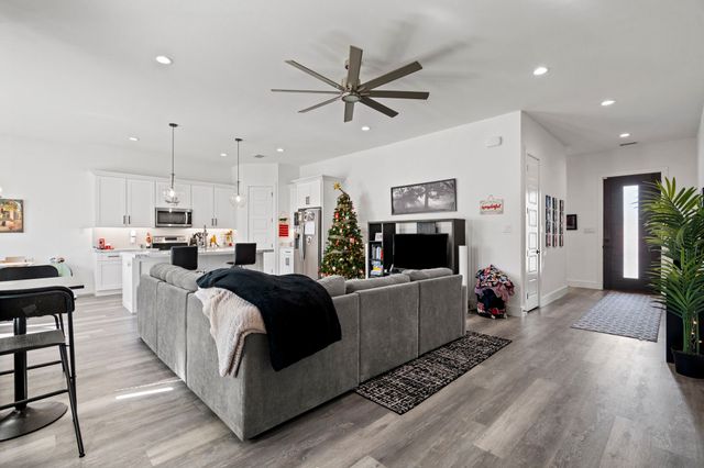 7722 Oak Garden Trail, Dallas, TX 75232