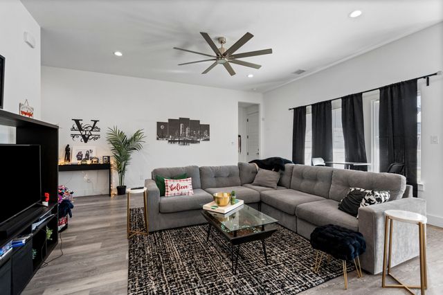 7722 Oak Garden Trail, Dallas, TX 75232