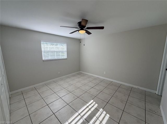 527 SE 5th PL, Cape Coral, FL 33990