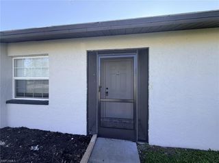 527 SE 5th PL, Cape Coral, FL 33990