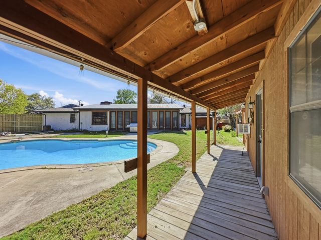 7515 Evelyn Drive, Richland Hills, TX 76118