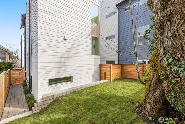 1627 B 21st Avenue, Seattle, WA 98122